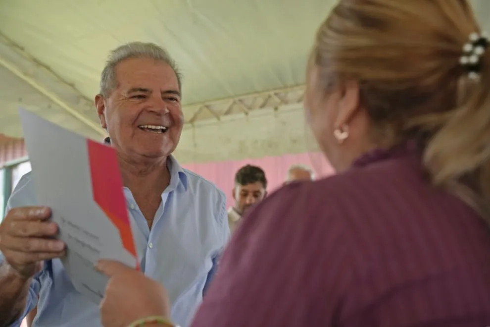 Busso-entrego-aportes-a-productores